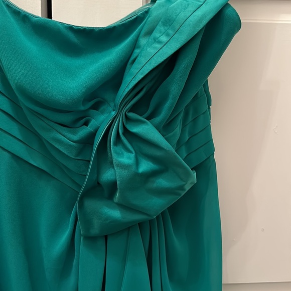 Gorgeous green 1 strap bow dress - Picture 4 of 7